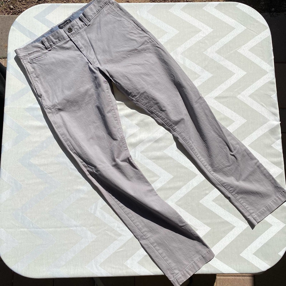 Banana Republic men’s chinos